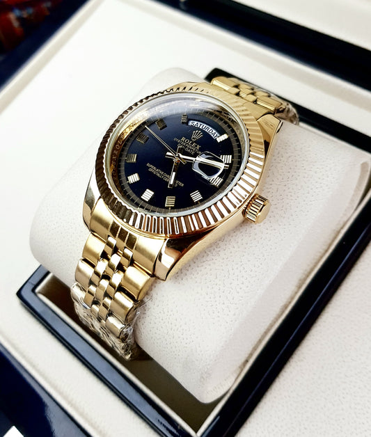 Reloj Rolex Presidencial Dorado fondo negro