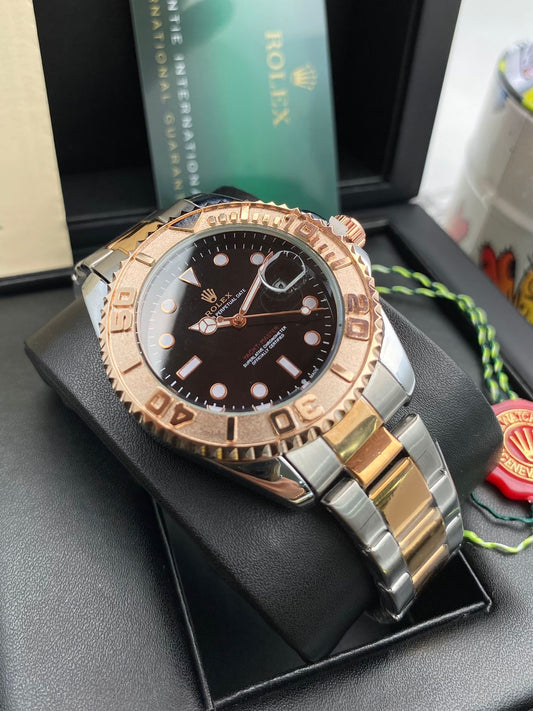 Rolex Yacht‑Master Bicolor dorado fondo negro