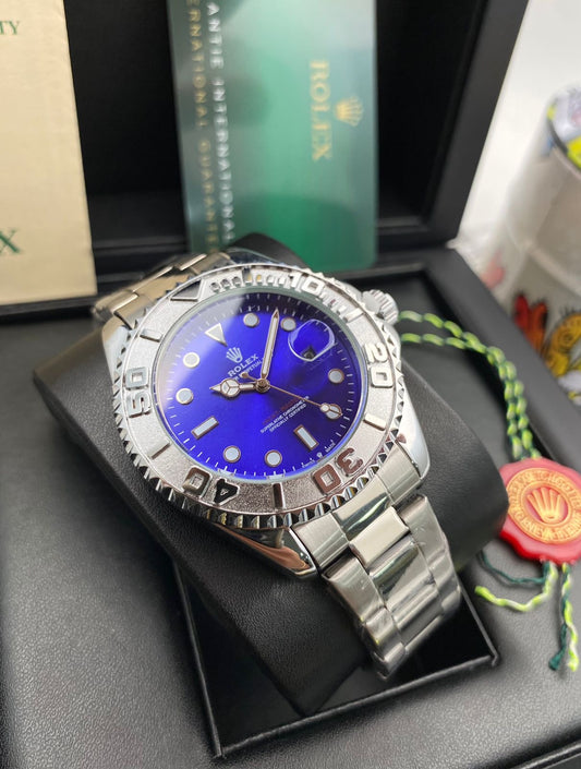 Rolex Yacht‑Master Plateado fondo azul